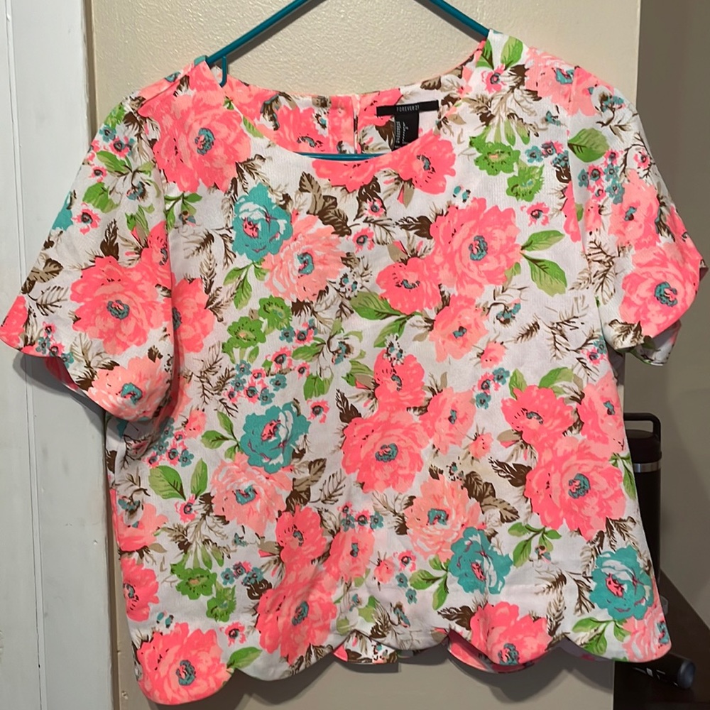 Short sleeve floral print shirt!